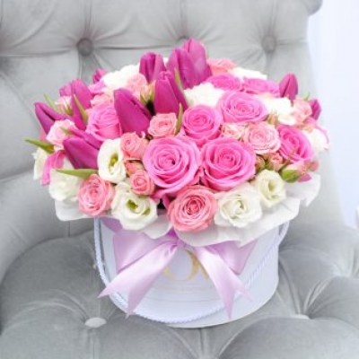 Rožinės-gėlės-dėžutėje-WOW-328x328 (1)